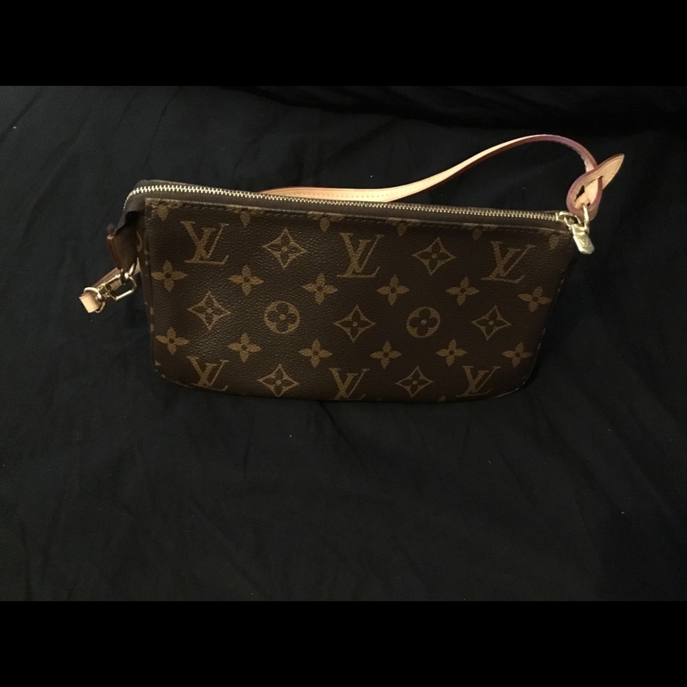Louis Vuitton Pochette Accessoires